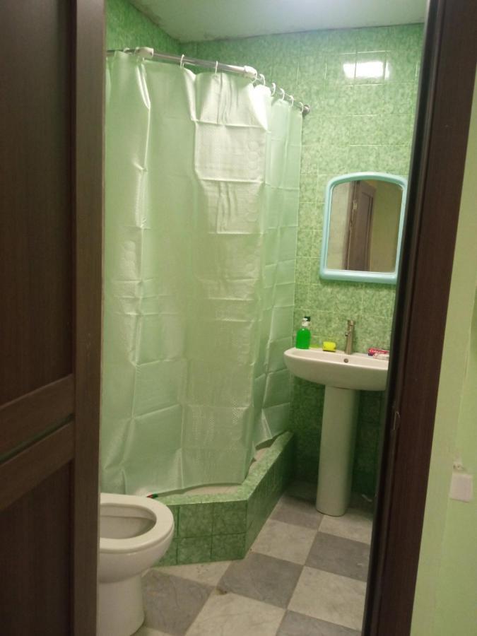 Vahe'S Family Guest House Front เยเรวาน ภายนอก รูปภาพ