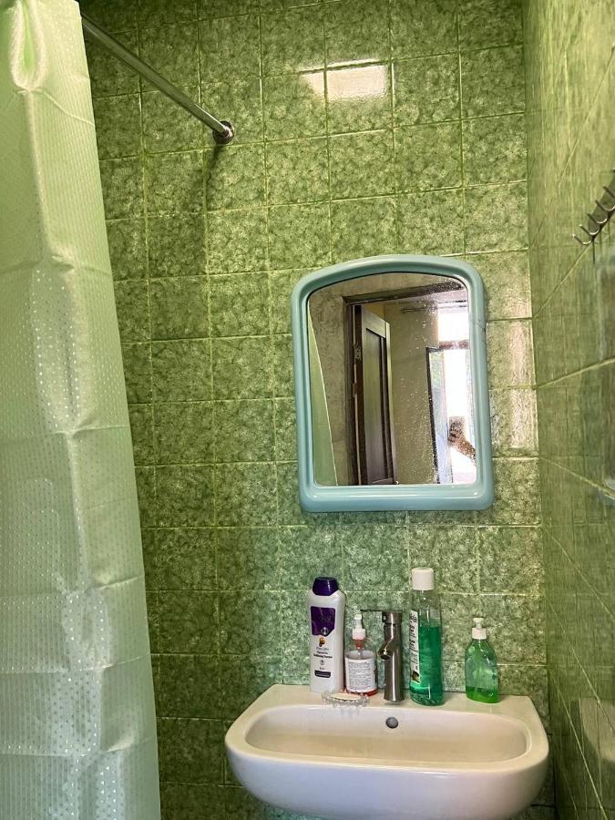 Vahe'S Family Guest House Front เยเรวาน ภายนอก รูปภาพ