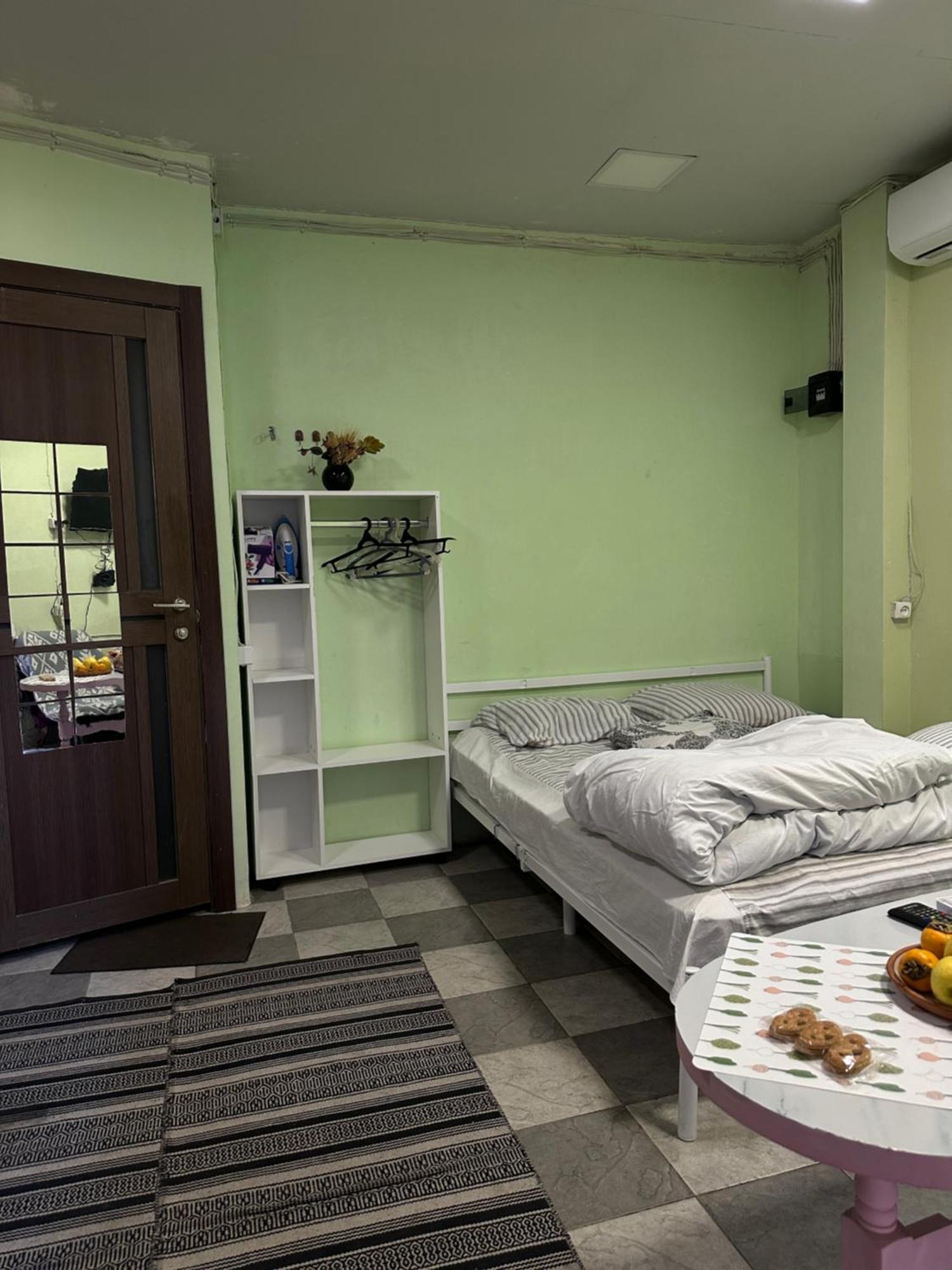 Vahe'S Family Guest House Front เยเรวาน ภายนอก รูปภาพ